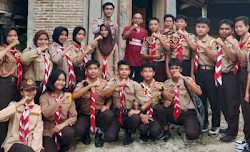 Kolaborasi Yang Baik, Polsek Tommo dan Saka Bhayangkara Salurkan Bansos bagi Korban Banjir Di Leling