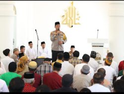 Berbicara  Di Mesjid  Hj. Sitti Maang, Kapolda Sulsel Ingatkan Warga, Hindari Politik Uang Pada Pilkada Nanti.