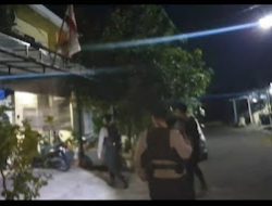 Sasar Pemukiman Warga, Sat Samapta Polres Gowa Terus Galakkan Patroli Jalan Kaki.