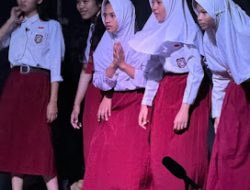 Malam Puncak Melodi Sastra: Harmoni Teater Lokal Pakalawaki Institute Meriahkan Takalar.