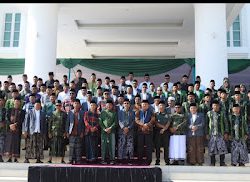 Mayor Inf Teguh Wignyono Menghadiri Apel Hari Santri .