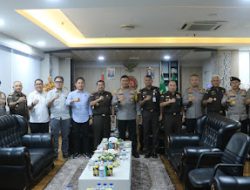 Kunjungan dan Silaturahmi Kapolda Sulsel Kepada Kepala Kejaksaan Tinggi Sulsel.