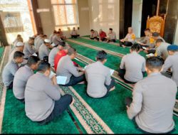 Wakapolres Gowa Beri Siraman Rohani Personel di Masjid Al Gaffar.