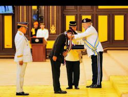 Kapolri Dapat Gelar Panglima Gagah Pasukan Polis Dari Kerajaan Malaysia.