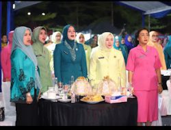 Kapolres Bersama Ketua Bhayangkari Cab. Gowa Hadiri Malam Puncak HKG PKK Ke-52.