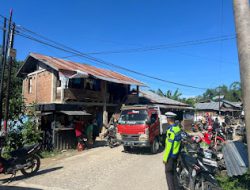 Satlantas Polres Mamasa Amankan Lalu Lintas di Pasar Tumpah Malabo untuk Kelancaran dan Keselamatan Masyarakat