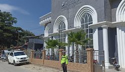 Sat Lantas Polres Mamasa Laksanakan Patroli Sekaligus Pengamanan Tempat Ibadah di Mamasa