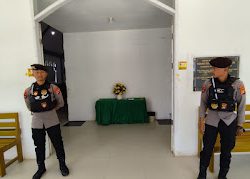 Dalam Rangka Menjaga Keamanan dan ketertibaan Sat Samapta Polres Mamasa Laksanakan Patroli Jalan Kaki di Wilayah Hukum Polres Mamasa