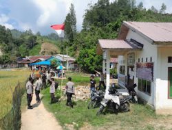 Personil Polsek Mambi Laksanakan Pengamanan Pasangan Calon Bupati dan Wakil Bupati Mamasa Gelar Kampanye Tatap Muka di Desa Saluahok