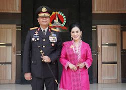 Kapolda Sulbar bersama Ketua Bhayangkari Hadiri Upacara HUT TNI di Korem Jadi Simbol Sinergitas dan Kekompakan