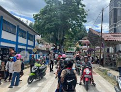 Sat Lantas Polres Mamasa Laksnakan Pengaturan Lalu Lintas Pulang Sekolah di SDN 001 Mamasa