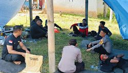 Kapolsek Mamasa Monitoring Perkembangan Evakuasi Pendaki Sakit di Rante Pongko, Tondok Bakaru