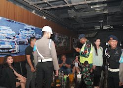 Kolaborasi Propam TNI-Polri di Mamuju Razia Tempat Hiburan Malam