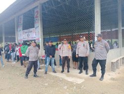 Personil Polsek Mamasa Laksanakan Pengamanan Kampanye Pasangan Calon Bupati dan Wakil Bupati Mamasa di Desa Sepakuan