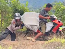 Pengabdian Polda Sulbar Menembus Pelosok, Mengawal Suara Rakyat