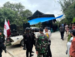 Personil Polres Mamasa Bersama BKO Brimob Polda Sulbar Laksanakan Pengamanan Kampanye Tatap Muka Pasangan Calon Bupati Mamasa di Desa Rantetangnga