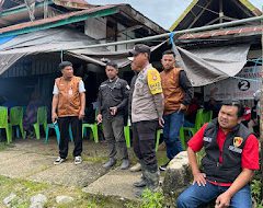 Personil Polsek Pana Polres Mamasa Laksanakan Pengamanan Kampanye Tatap Muka Pasangan Calon Bupati Mamasa di Kelurahan Nosu