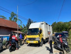 Satlantas Polres Mamasa Laksanakan Pengamanan dan Pengaturan Lalu Lintas di Pasar Tumpah Malabo