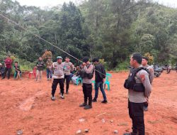 Personil Polres Mamasa Laksanakan Pengamanan Kampanye Tatap Muka Calon Bupati dan Wakil Bupati Mamasa di Desa Kanan