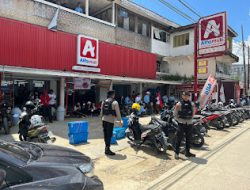 Patroli Jalan Kaki Sat Samapta Polres Mamasa Untuk Menjaga Kamtibmas Tetap Aman Kondusif di Wilayah Hukum Polres Mamasa