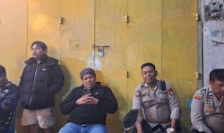 Personil Polsek Mamasa Laksanakan Pengamanan Kampanye Tatap Muka Pasangan Calon Bupati dan Wakil Bupati Mamasa di Kelurahan Mamasa