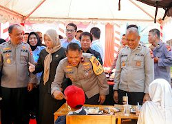 Polda Sulbar Gelar Bakti Kesehatan dan Makanan Bergizi untuk Warga dan Pelajar
