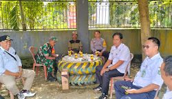 Bhabinkamtibmas Polsek Pasangkayu dan TNI Bersinergi Wujudkan Pilkada Damai di Desa Gunungsari