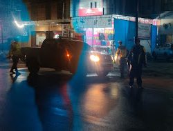 Cegah Gangguan Pelanggaran Lalu Lintas dan Kamtibmas, Sat Lantas Polres Polman Laksanakan Blue Light Patrol