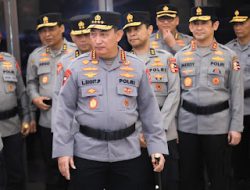 Kapolri Pimpin Kenaikan Pangkat 4 Pati-Pamen Polri.