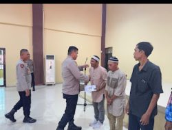 Sebelum Berangkat, Ini Penyampaian Kapolres Gowa Ke Personel dan Warga Yang Dapat Reward Umroh.