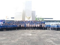 Wakapolda Sulsel Pimpin Upacara dan Tabur Bunga HUT KORPRI Ke-53 di Taman Makam Pahlawan Panaikang.