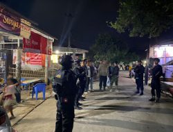 Polsek Pallangga Bersama  Personel Brimob Polda Sulsel Amankan Kampanye Pertemuan Tatap Muka Paslon Bupati Gowa.