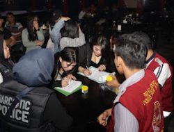 Cegah Peredaran Narkoba, Petugas Gabungan Polres Tuban Razia Tempat Hiburan Malam.