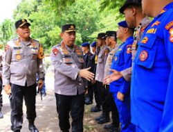 Kapolri Tinjau Posko Pengungsi Erupsi Gunung Lewotobi di NTT.