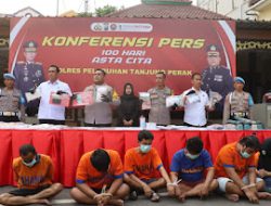 Polisi Berhasil Amankan 6 Bandar Narkoba dan Brankas Isi 1kg Sabu di Jalan Kunti Surabaya.