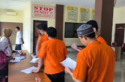 Pemungutan Suara Khusus bagi Tahanan di Rutan Polda Sulsel Berjalan Aman.