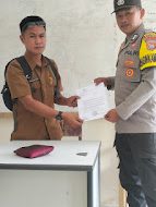 Bhabinkamtibmas Polsek Aralle Polres Mamasa Sosialisasi Penerimaan Bintara Polri di SMK Ranteberang Kecamatan Buntumalangka