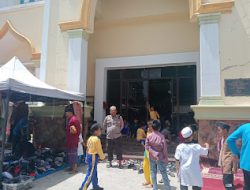 Personil Polsek Mamasa Laksanakan Pengamanan Ibadah Sholat Jumat di Masjid Agung Nurul Yakin