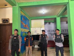 Personel Sat Samapta Polres Mamasa Laksanakan Patroli Jalan Kaki untuk Jaga Kamtibmas di Wilayah Hukum Polres Mamasa