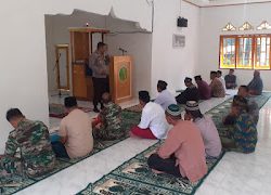 Kapolsek Aralle Polres Mamasa Gelar Jumat Curhat dan Berikan Himbauan Kamtibmas Pasca Pilkada di Desa Salurindu