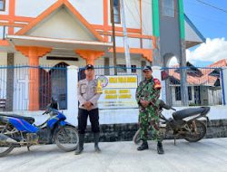 Bhabinkamtibmas Polsek Pana Polres Mamasa Laksanakan Monitoring dan Pengamanan Ibadah di Gereja Toraja Mamasa Jemaat Lumika Sekaligus Sosialisasi Penerimaan Bintara Kompetensi Khusus