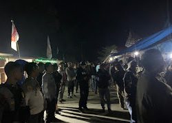 Personil Polres Mamasa Laksanakan Pengamanan Kampanye Calon Bupati Mamasa Langsung Tatap Muka di Desa Kariango