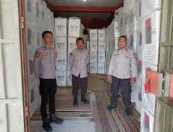 Satgas OMP Marano Polres Polman Laksanakan Pengamanan Ketat di Gudang Logistik Pilkada KPU Pasca Penghitungan Suara di Tingkat PPK
