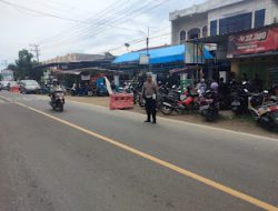 Unit Lantas Polsek Wonomulyo Laksanakan Pengaturan Lalu Lintas di Pagi Hari