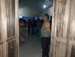 Bhabinkamtibmas Polsek Mambi Polres Mamasa Laksanakan Pengamanan Perayaan Natal Oikumene di Kecamatan Bambang