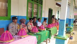 Bhabinkamtibmas Polsek Aralle Polres Mamasa Menhadiri Kegiatan Pembukaan Persami SDN 007 Panetean