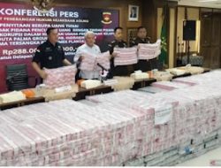 BOM! 30 Saksi Bongkar Kasus Impor Gula Era Tom Lembon