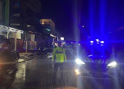 Sat Lantas Polres Mamasa Gelar Patroli Blue Light untuk Jaga Kamtibmas dan Kelancaran Lalu Lintas