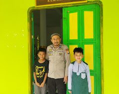 Personel Polsek Aralle Laksanakan Pengamanan  Sholat Jumat di Masjid Miftahul Janna  Kelurahan Aralle