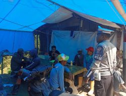 Personel Unit Kamsel Sat Lantas Polres Mamasa Sosialisasikan Pentingnya Tertib Lalu Lintas